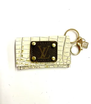 Cardholder  multiple options with LV patch no border