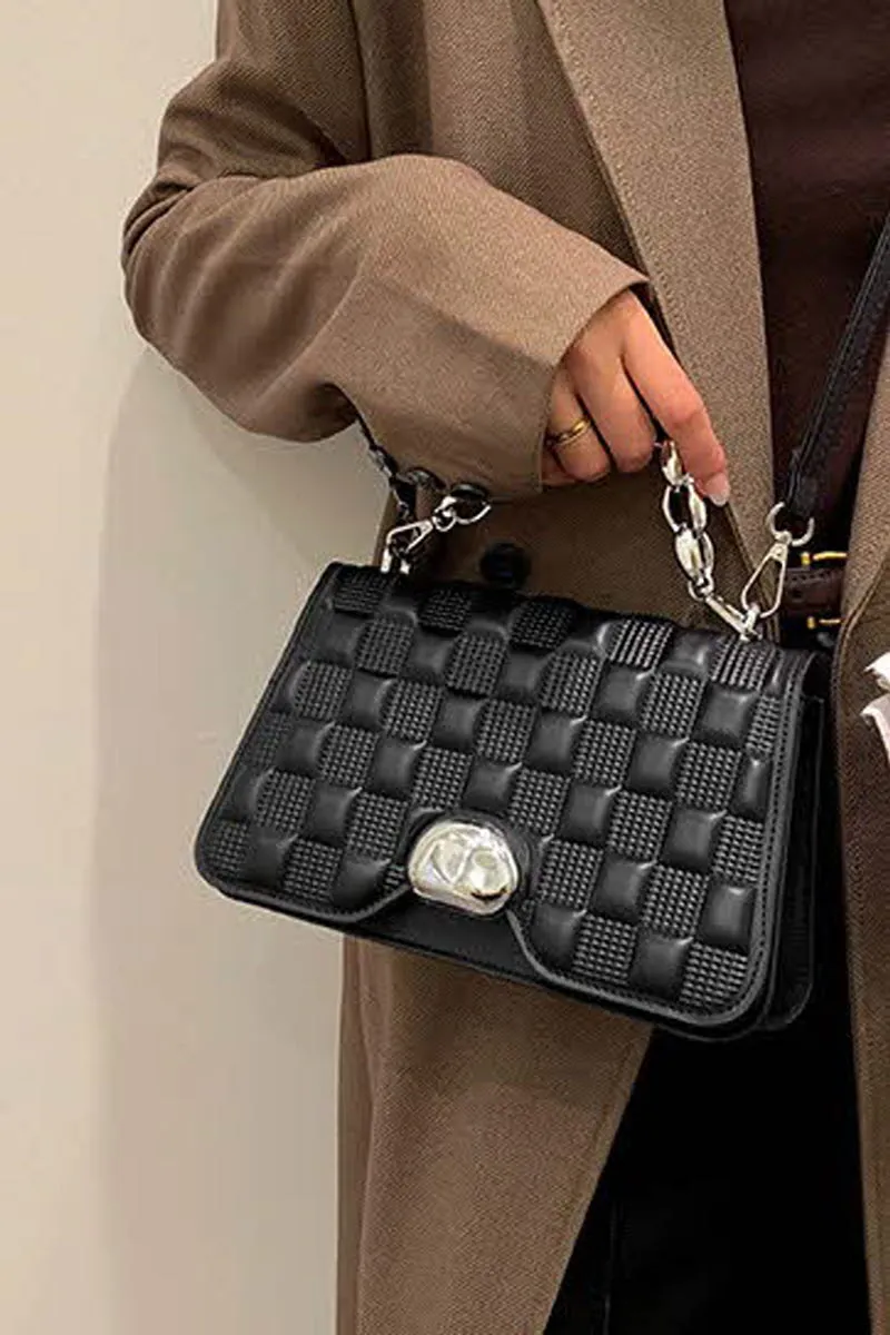 CASUAL EMBOSSED SMALL SQUARE BAG