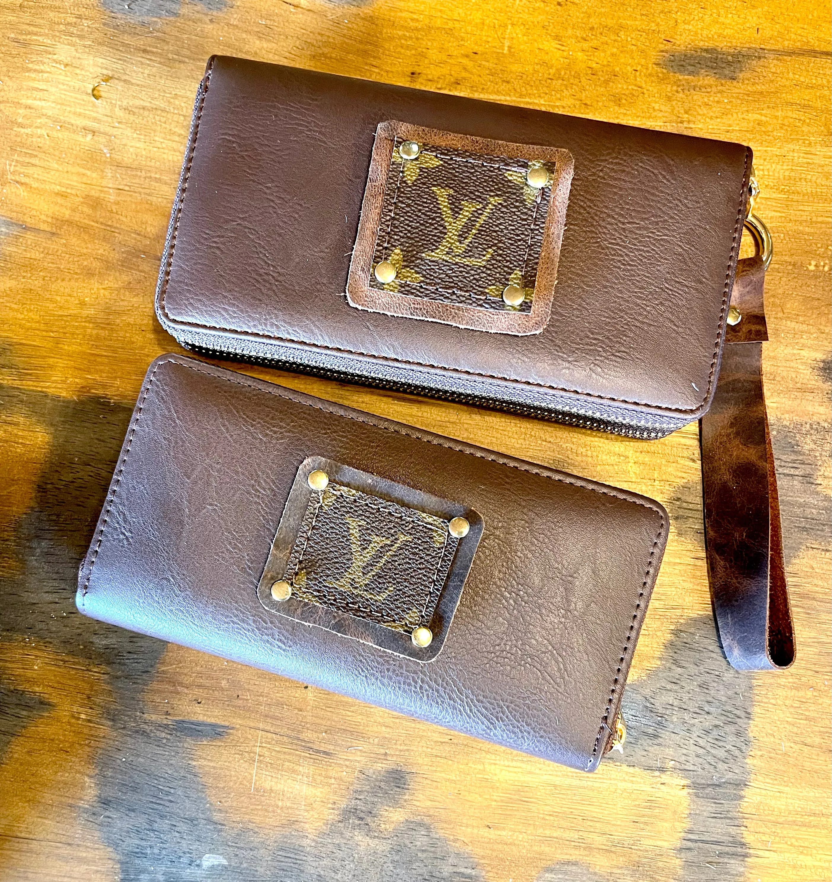 Single Wallet in Brown (brown patch, gold hardware)