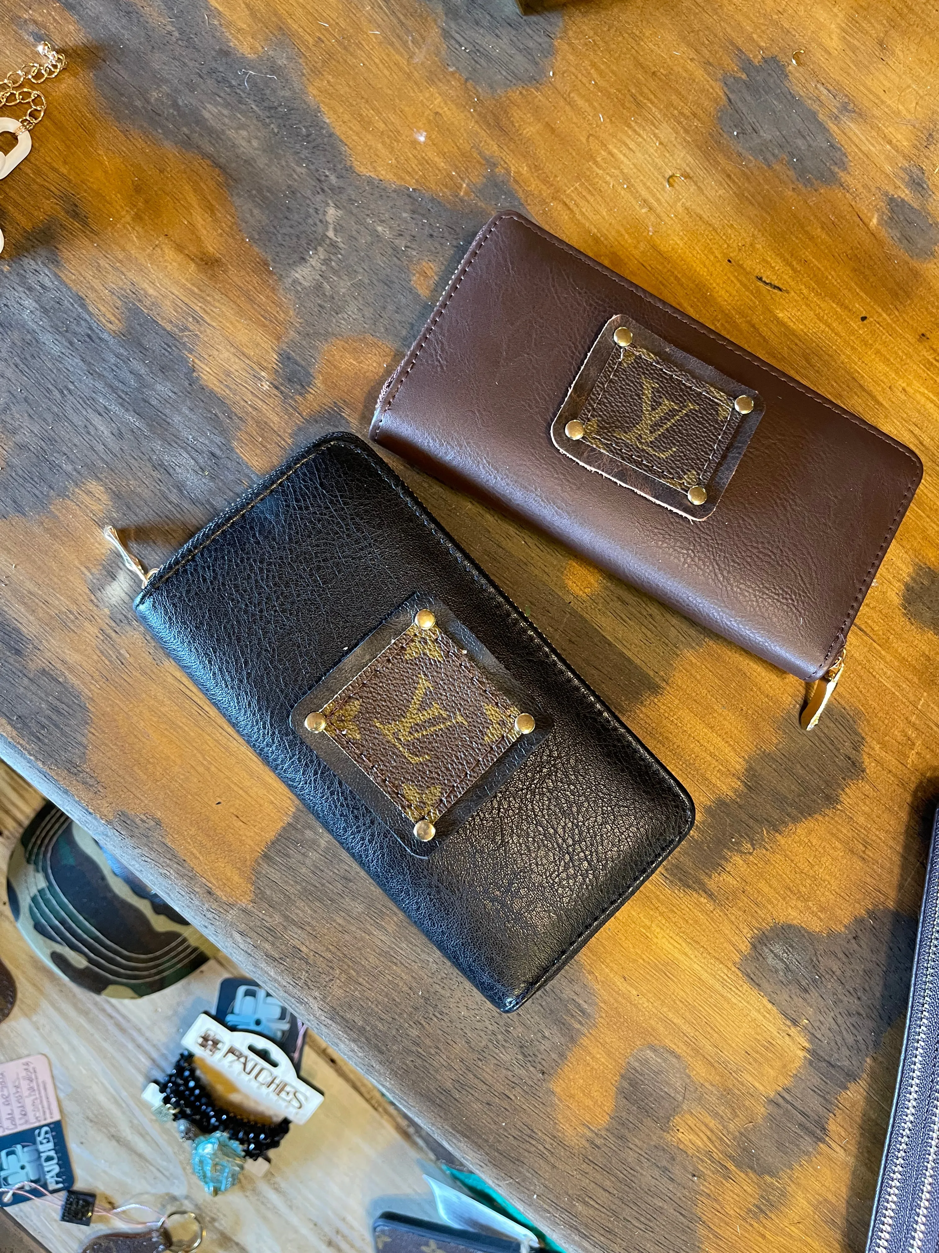 Single Wallet in Brown (brown patch, gold hardware)