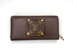 Single Wallet in Brown (brown patch, gold hardware)