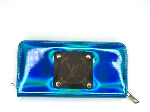 Single Wallet Metallic blue (black patch, gold hardware)